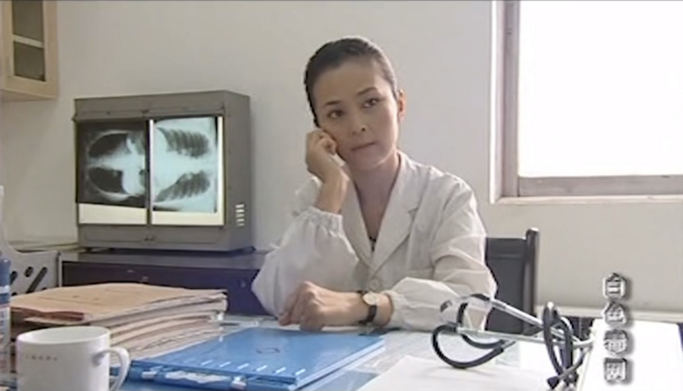 《白色毒网》是一部电视剧,以十个不同年龄,不同职业的吸毒者为中心