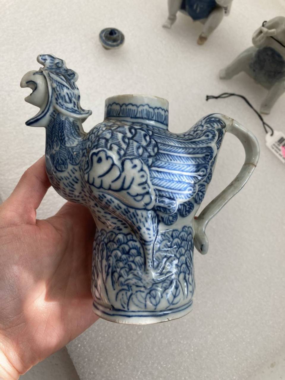 元代官窑手绘青花凤纹酒壶