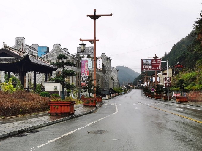 貴州獨山淨心谷景區,曾經因為天下第一水司樓爛尾:一舉成名