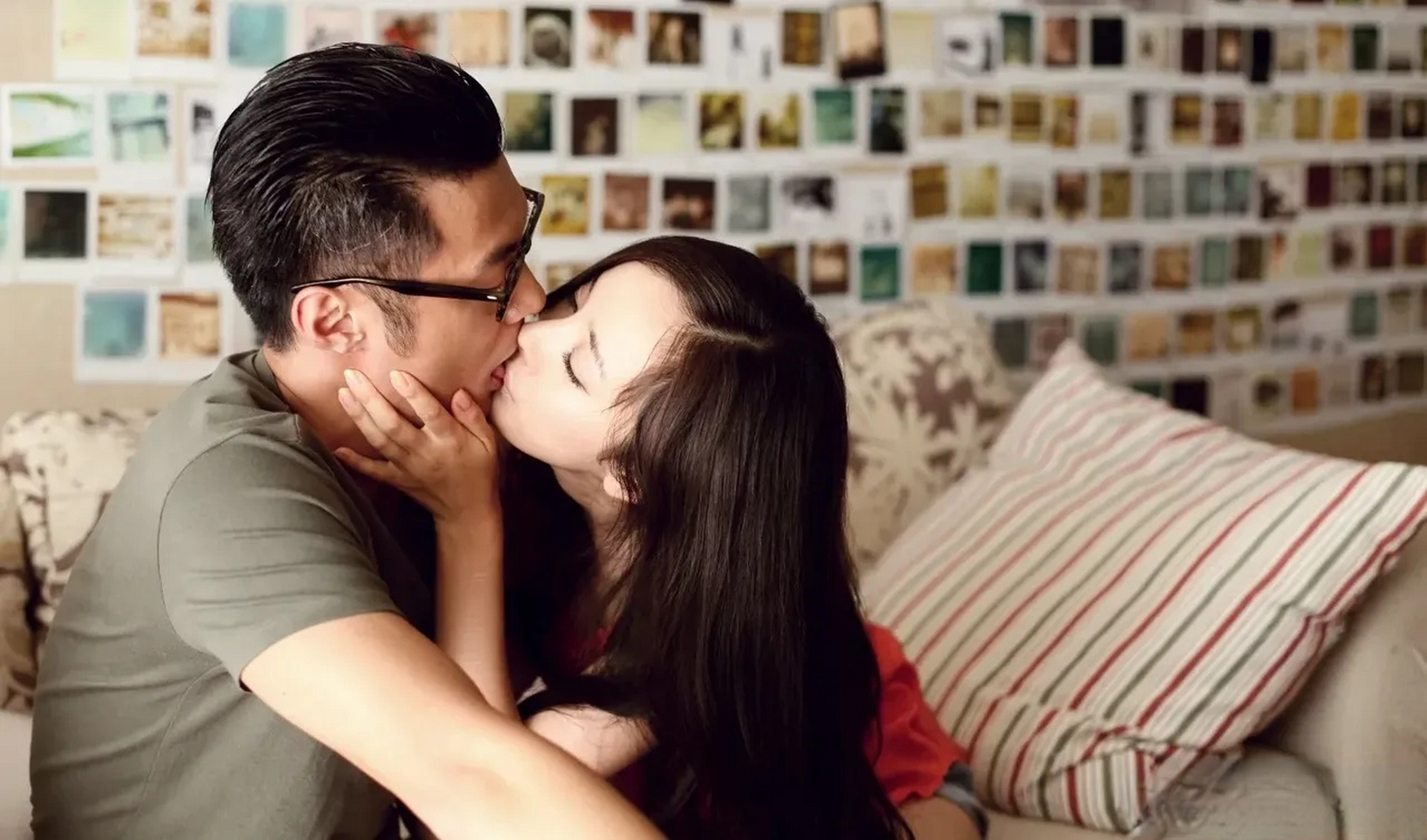 杨幂余文乐吻戏剧照,都拉丝了[左捂脸]下次别问拍戏时会不会有生理