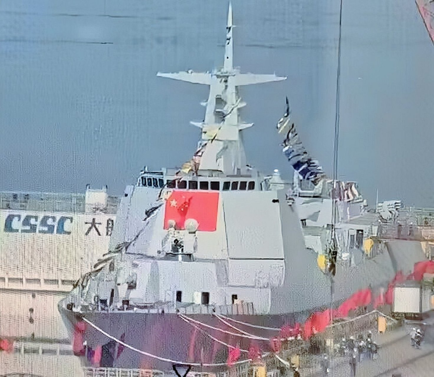 第27,28艘052d已经下水了,目前总共服役了25艘052d,新批次追加了至少