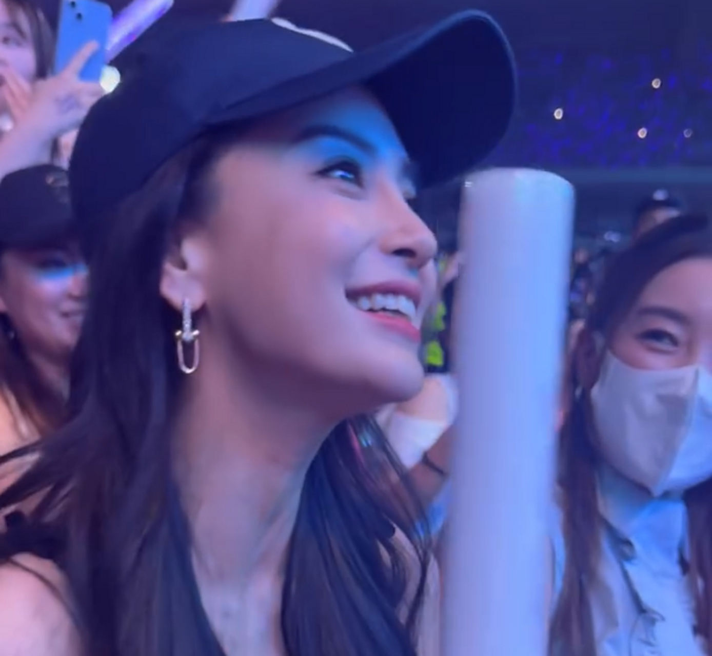 近日,林俊杰与angelababy的互动在社交媒体上引发了热议.