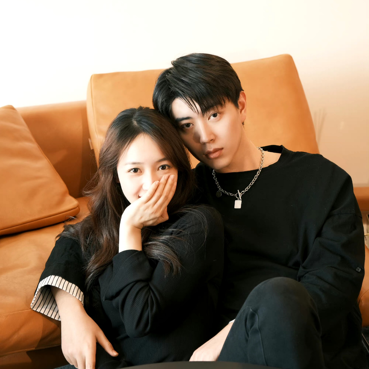 秦牛正威为了未婚夫孔语浩改名"秦语鹿"上热搜,被网友吐槽后回应:这