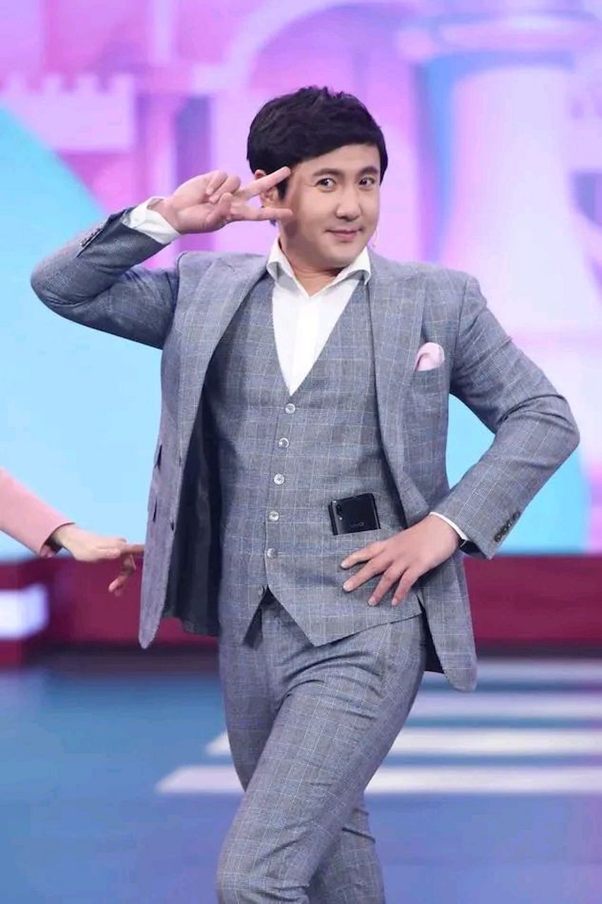 中国电影男明星票房榜,你最喜欢哪一个? 第一名:吴京 02(326.