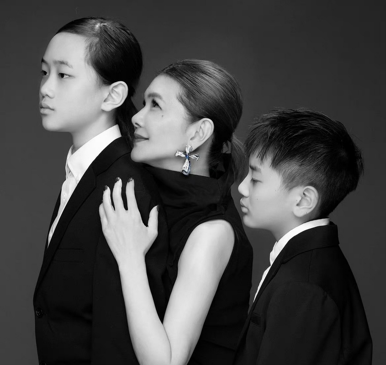 林心如刘若英徐若瑄ella带孩子拍广告# 林心如,ella陈嘉桦,刘若英