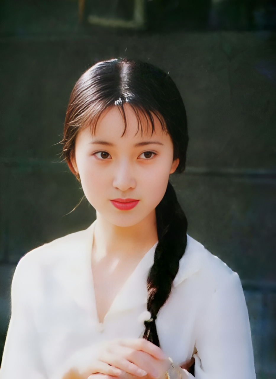 1984年,18岁的陈晓旭进入《红楼梦》剧组饰演林黛玉