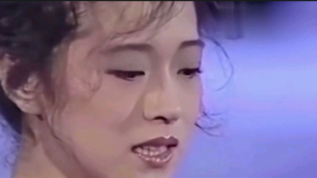 王菲歌曲《容易受伤的女人》配上(中森明菜)为爱受伤的日本歌姬