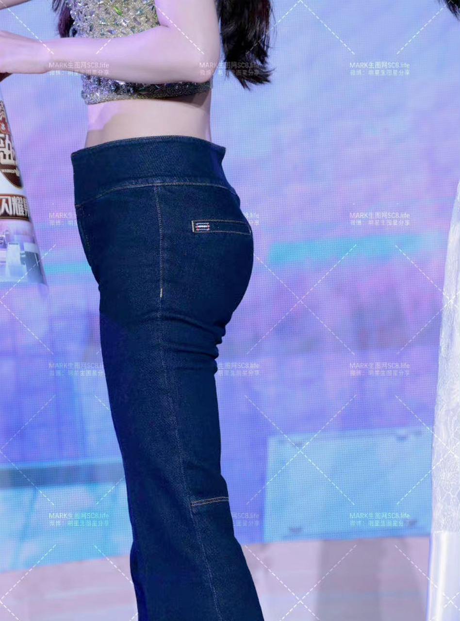 孟子义紧身牛仔裤,美腿翘臀都有了 #孟子义美腿翘臀