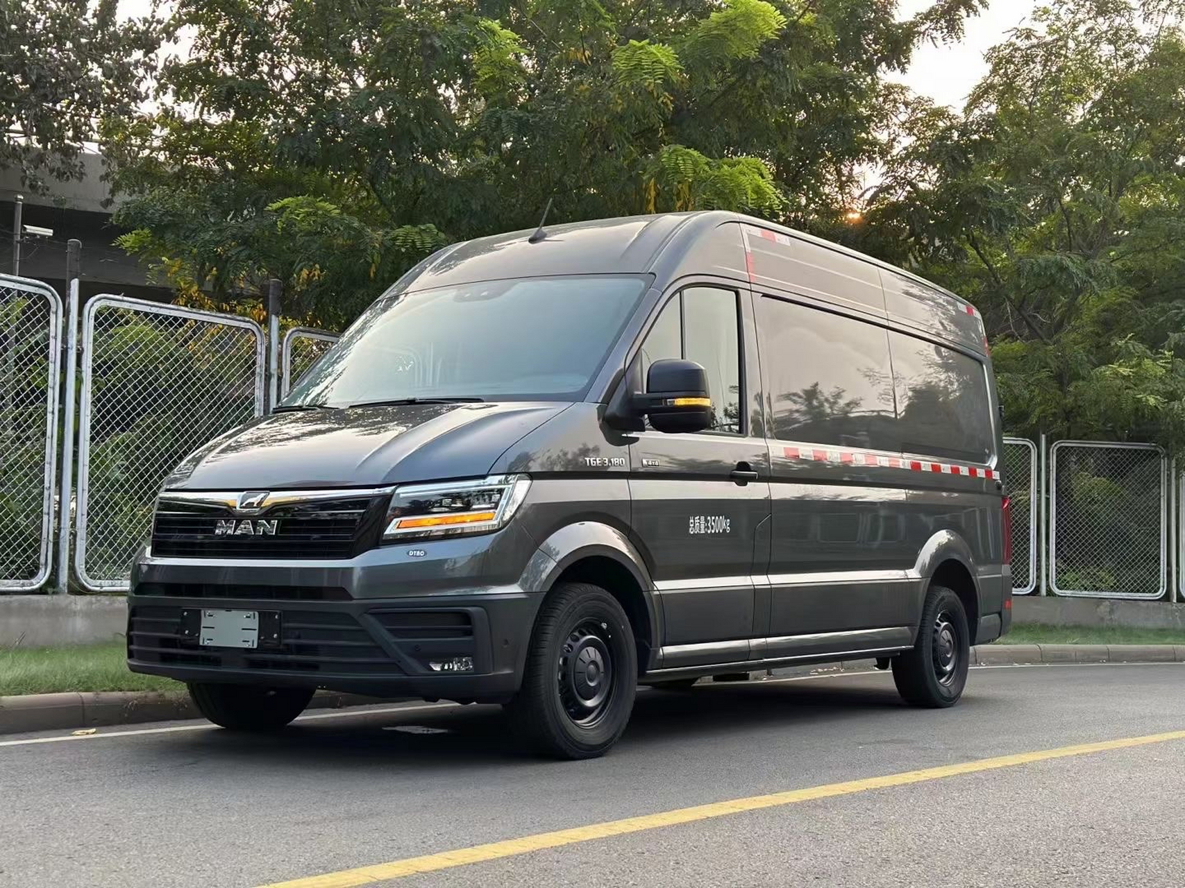 德国曼4x4越野房车2.0柴油