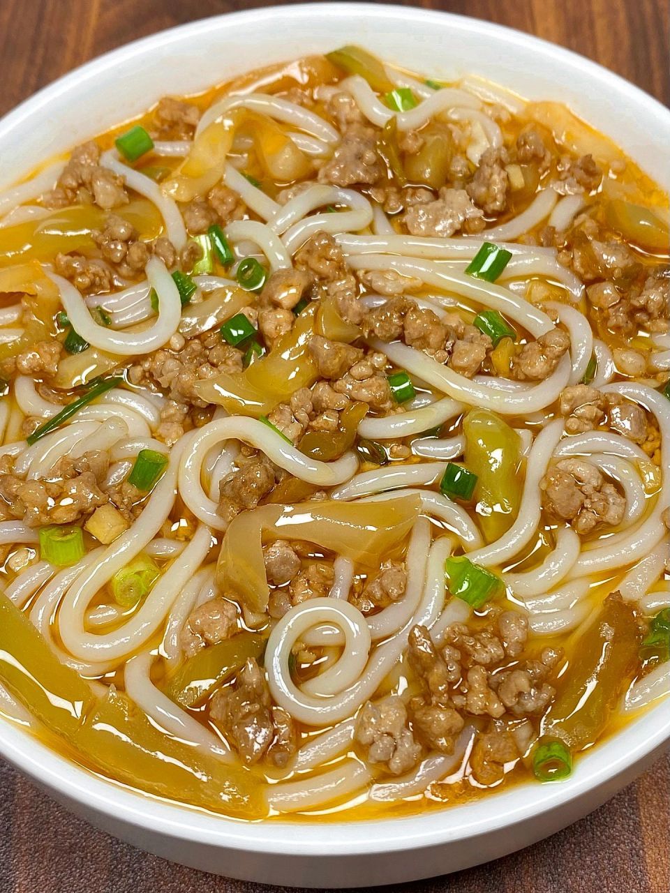 今天分享最近巨爱吃的榨菜肉末米线!