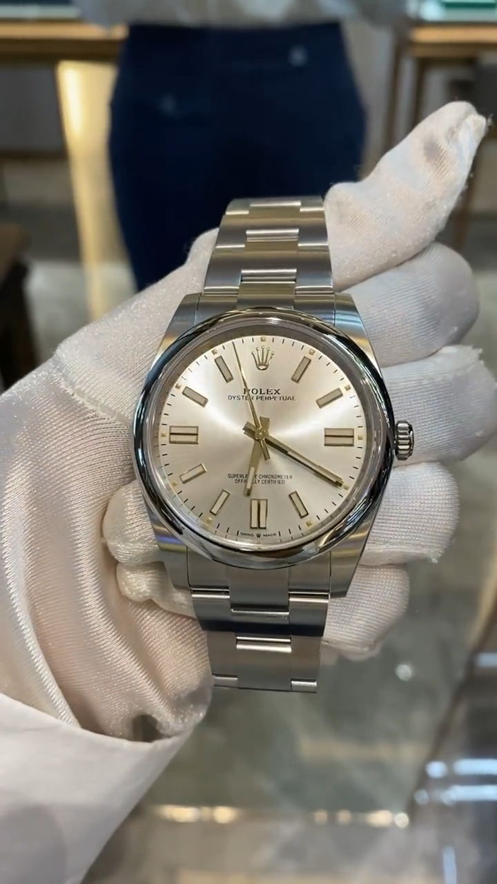 劳力士蚝式恒动银盘,全自动机械腕表非常简约大方-度小视