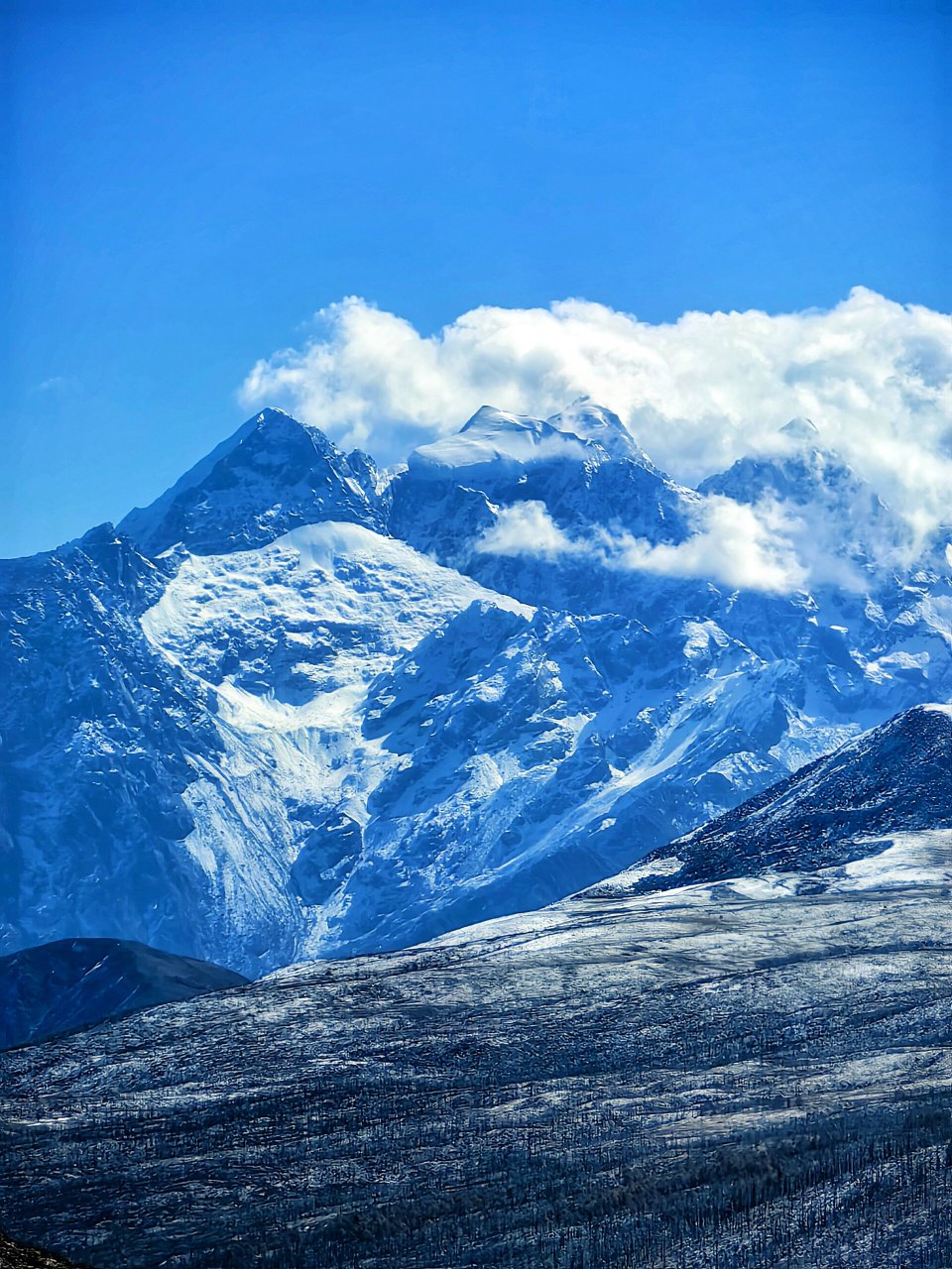 川藏线上的雪山