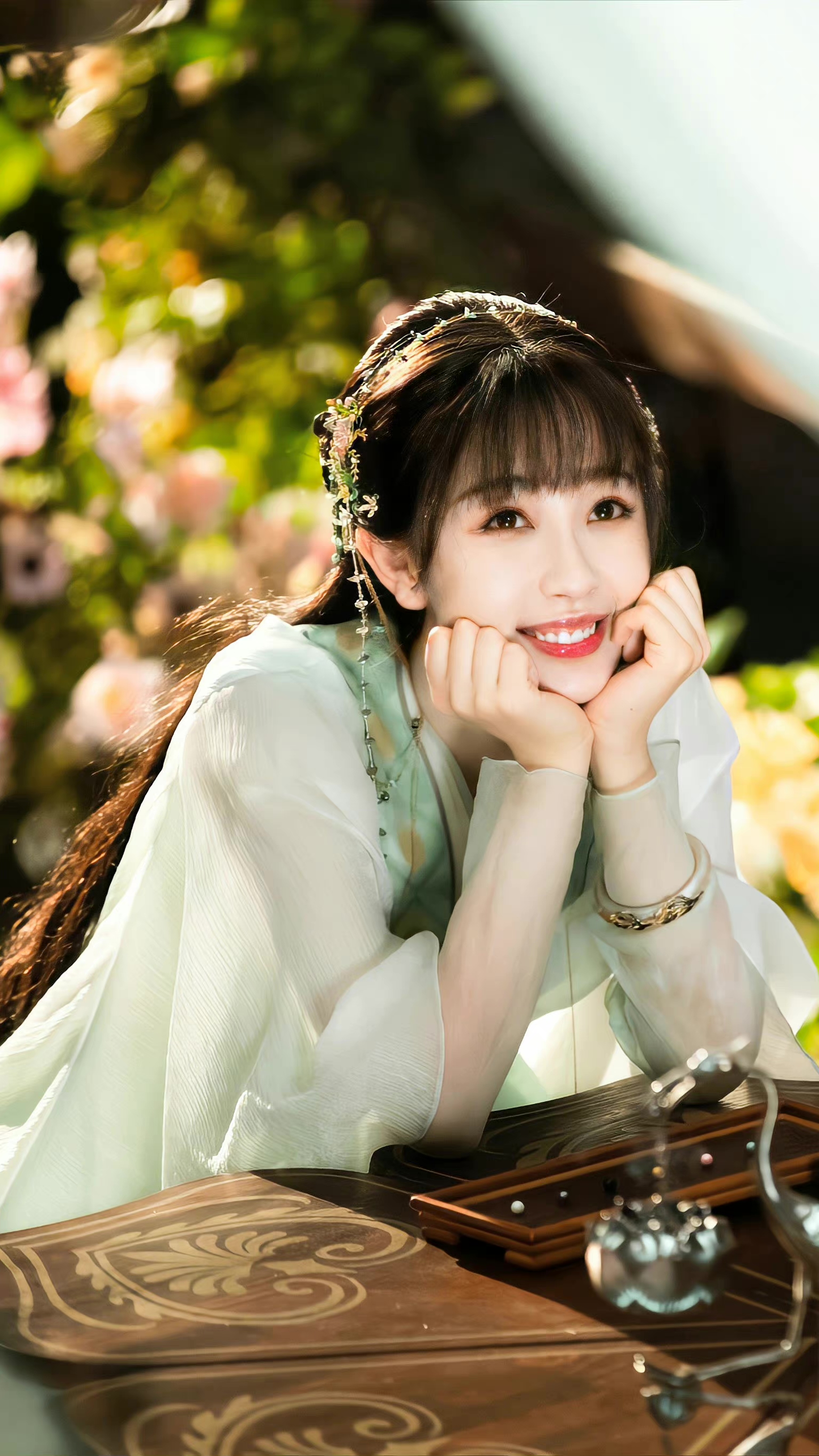 原来苍兰诀里面古灵精怪的小兰花,私下画风真的有被惊讶到