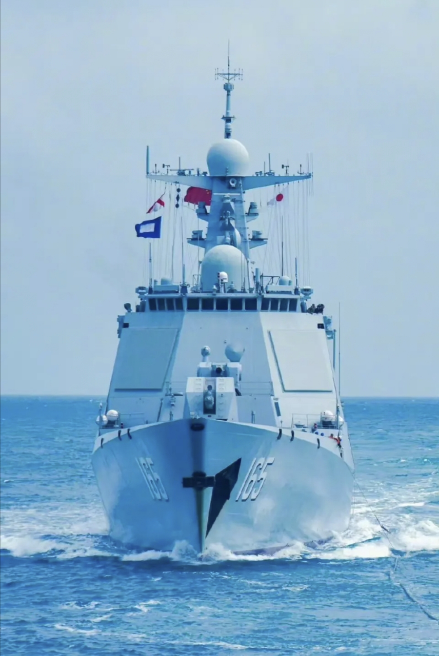 4倍.052d本身是一款全球一流的战舰,可以想见055是多么厉害的存在.