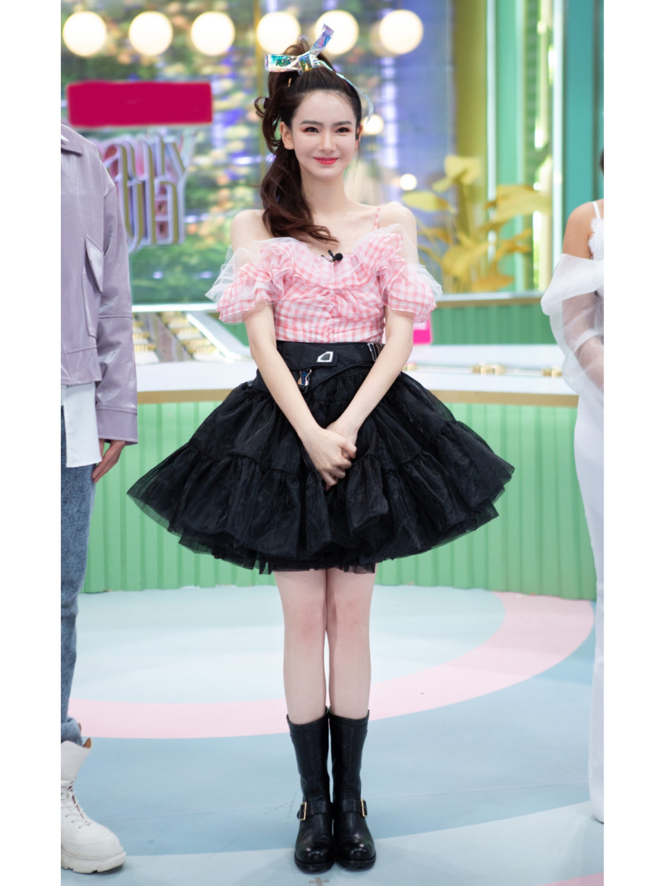 戚薇录制《beauty小姐》第九期造型