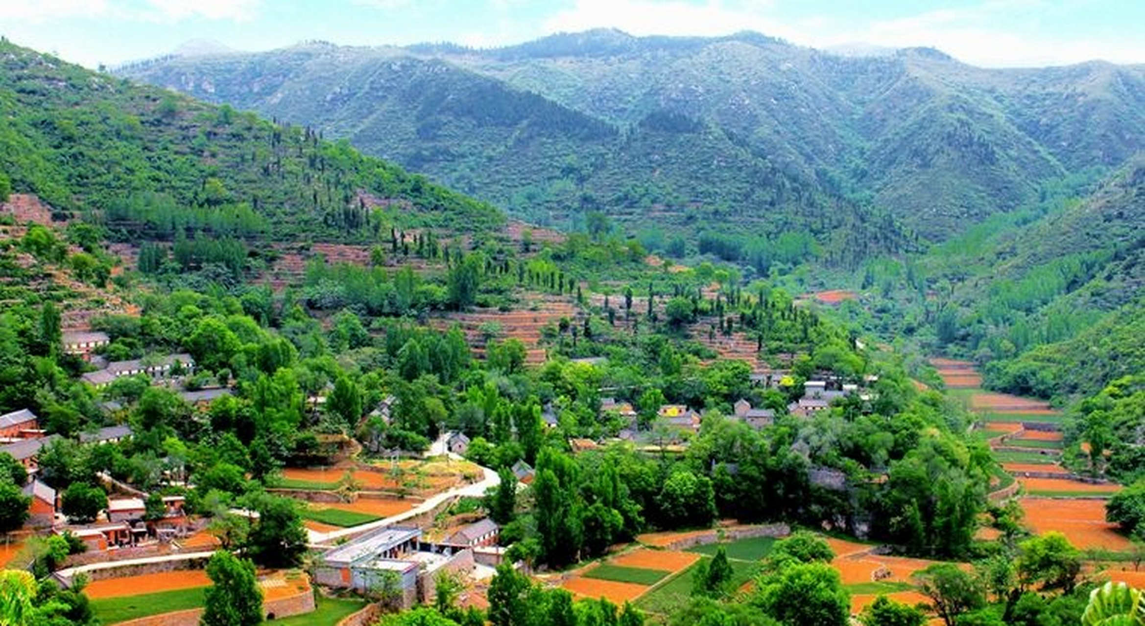 夏日生活创作季# 张泗沟村位于辉县市北28公里处,隶属于拍石头乡