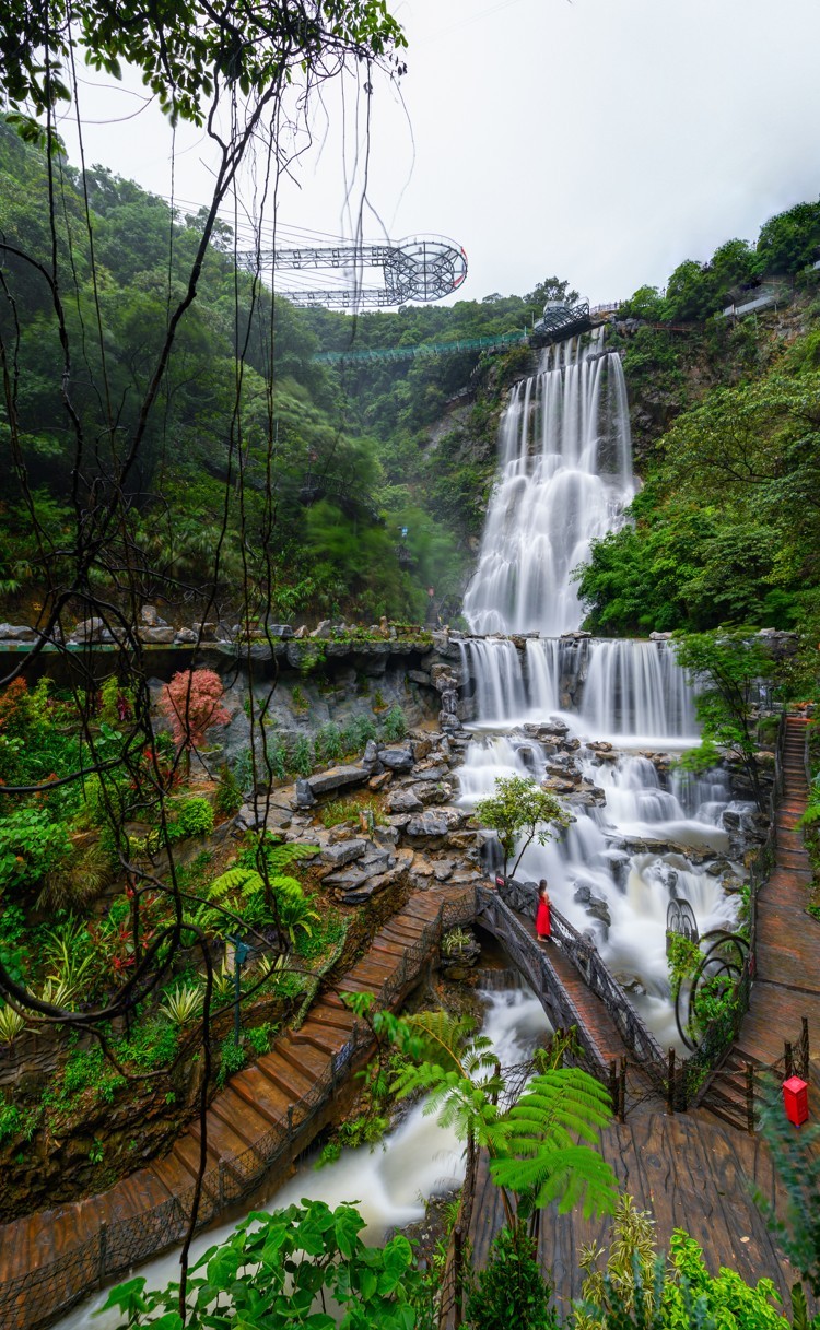 古龙峡景区在哪个地方?亚洲最震撼漂流,古龙峡等你来挑战!