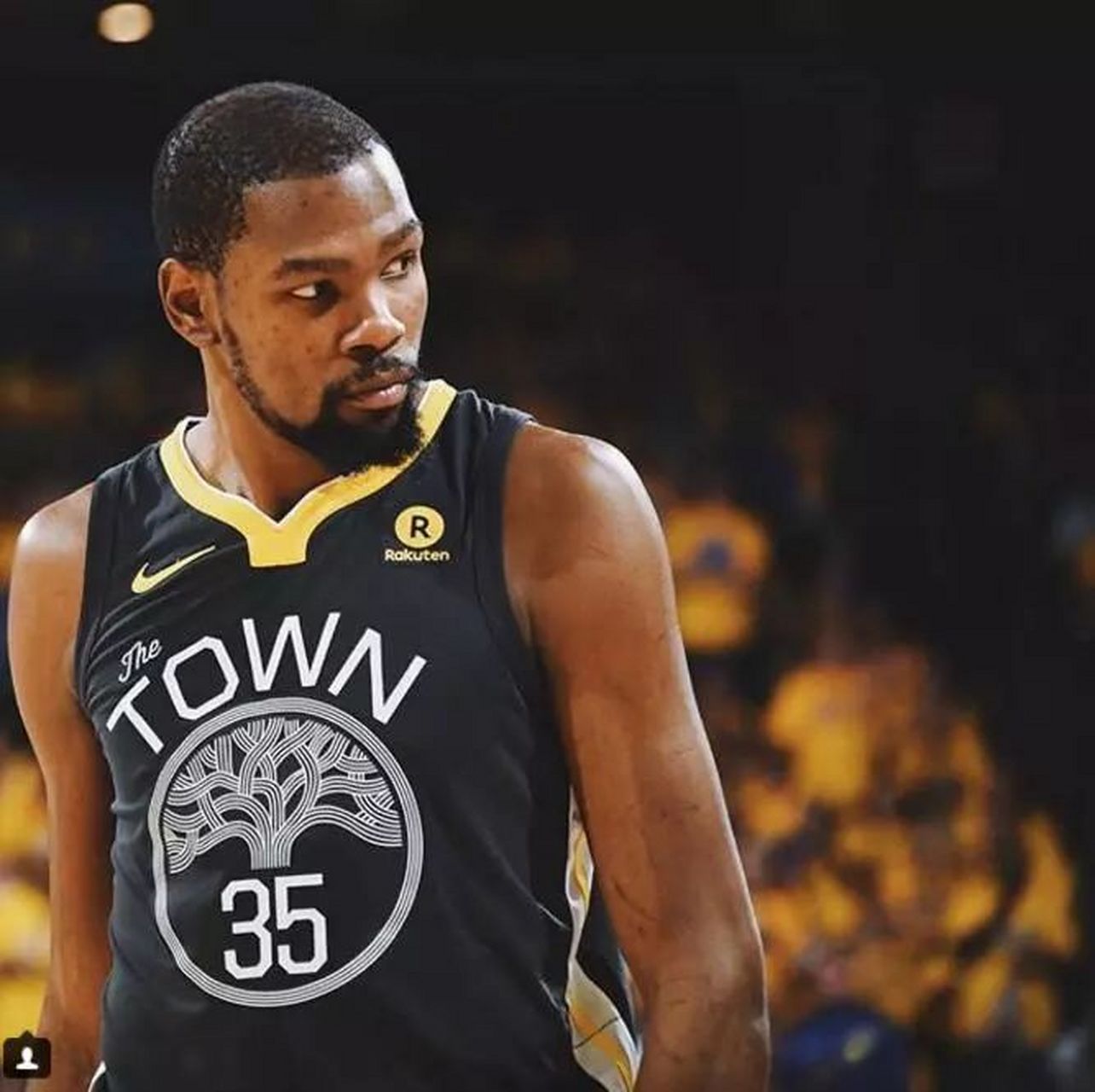 现在nba没对抗,激烈程度不如cba,现在的nba,跟姚明那时候比,就是高中