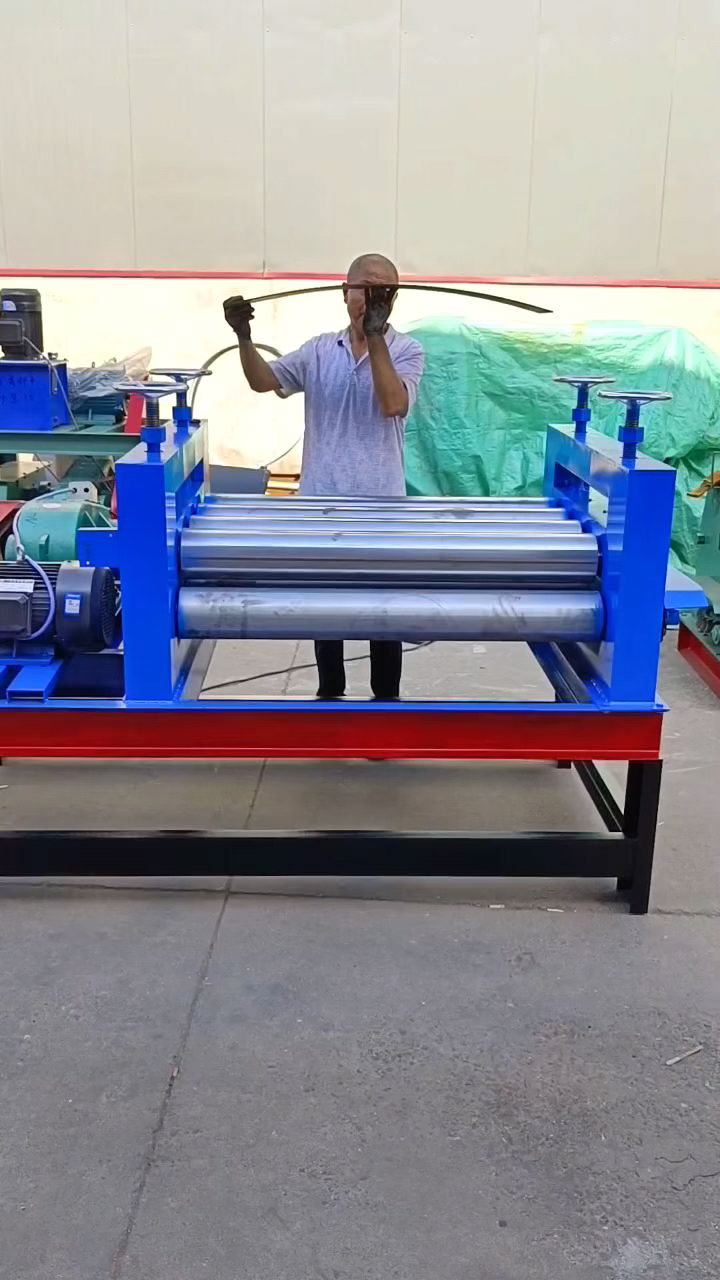 老王的卷板机压平钢板钢板校平机看看效果