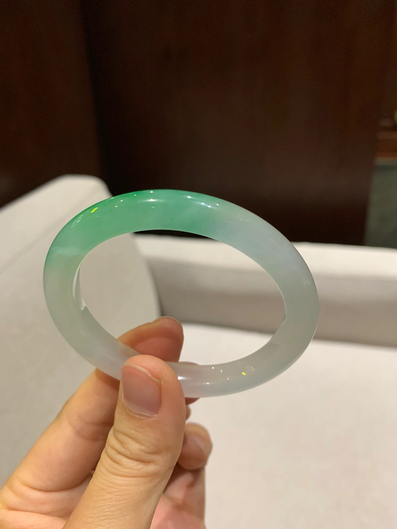 冰飘阳绿翡翠手镯