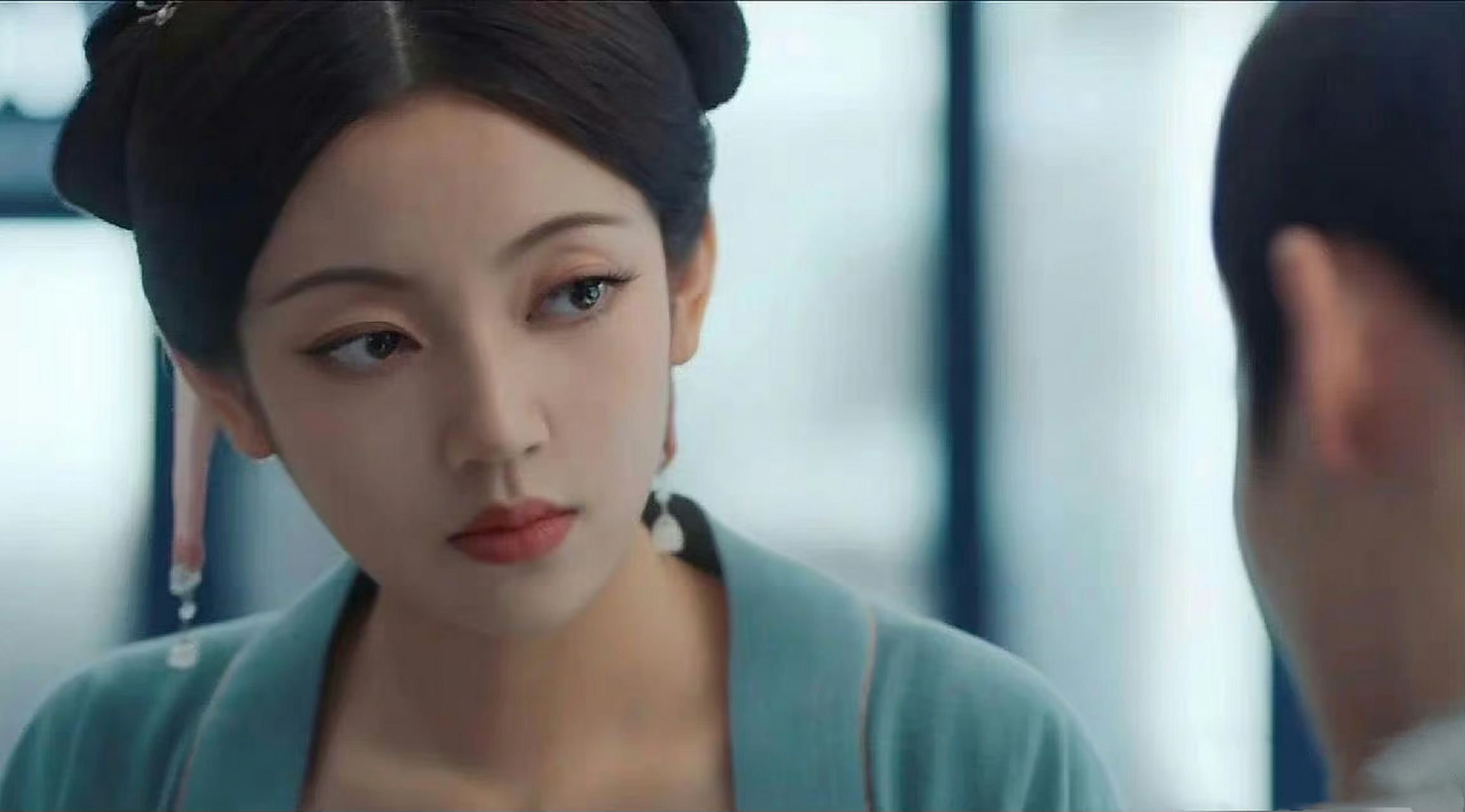 忽然get到了何瑞贤的古装[吃鲸] 她真是越看越好看