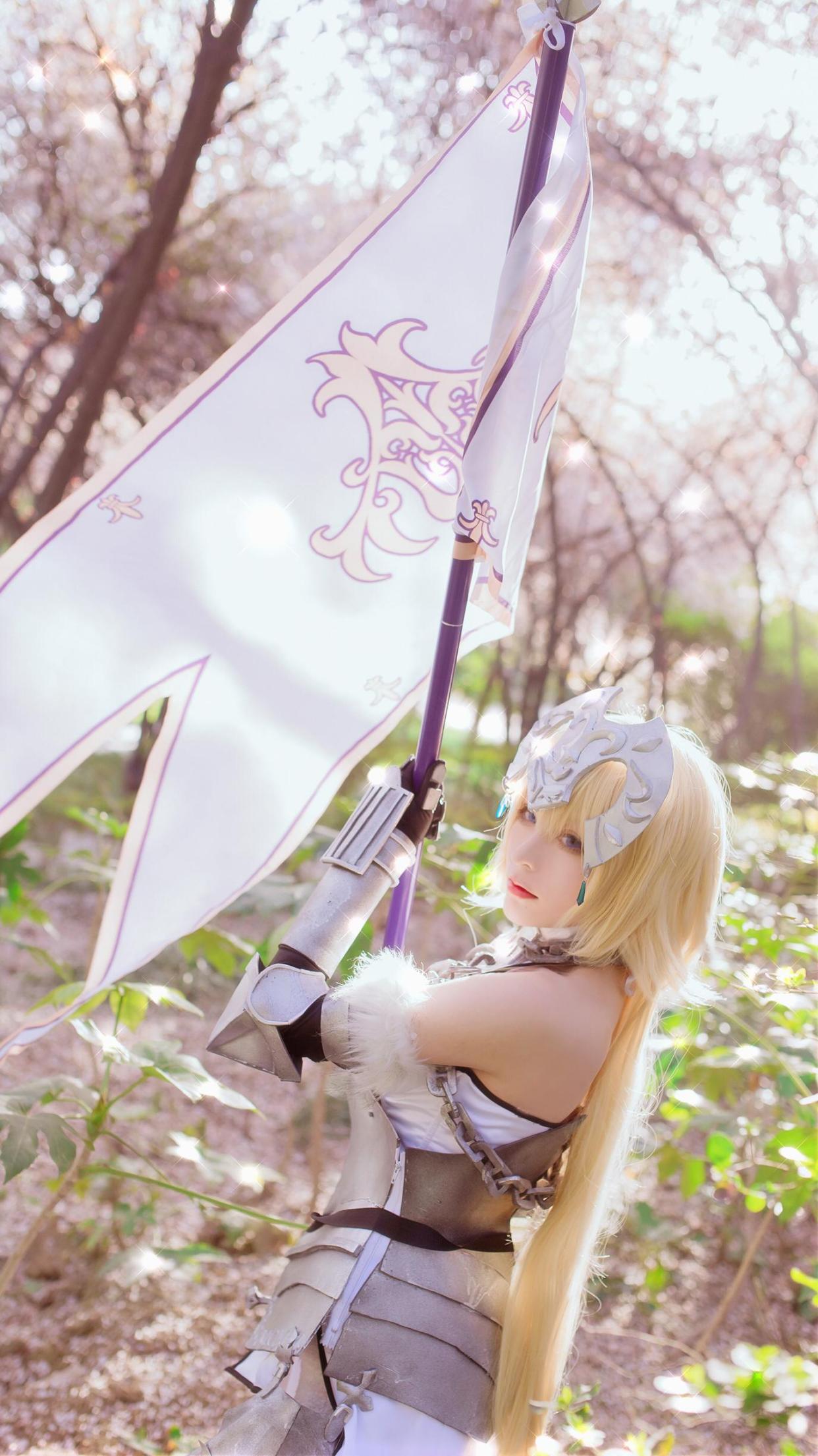 《fate/grand order》圣女贞德cos:白富美cos的贞德就是美