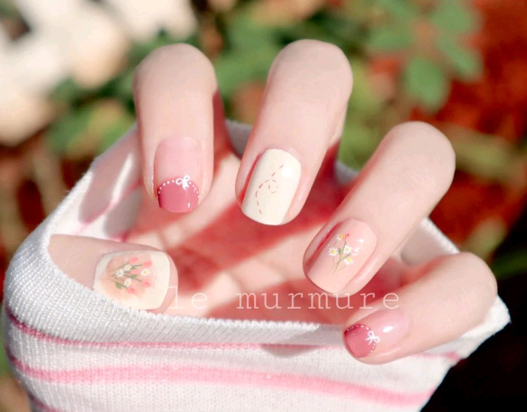 樱花慕斯粉 冰透温柔美甲