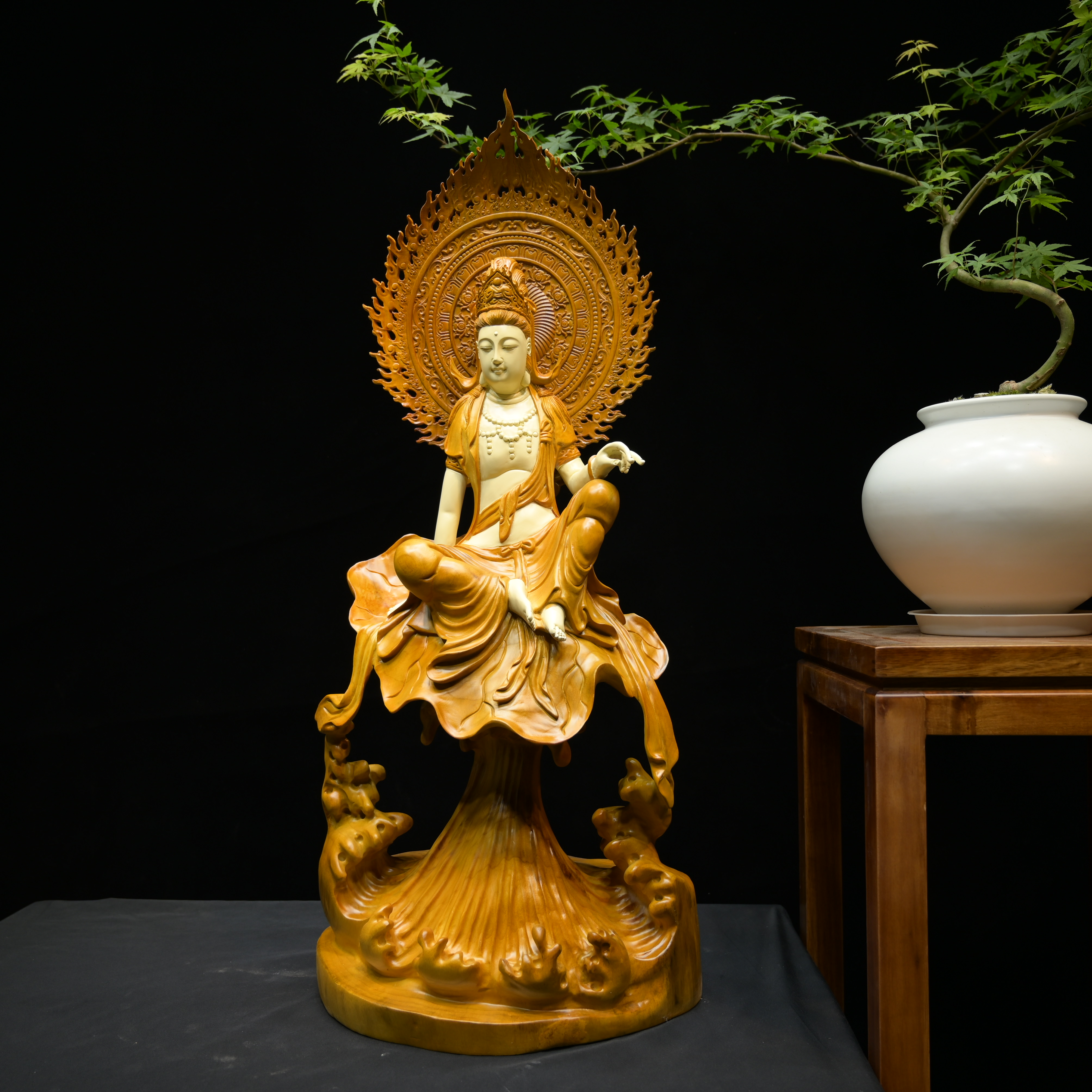 木雕自在观音工艺品家居摆件