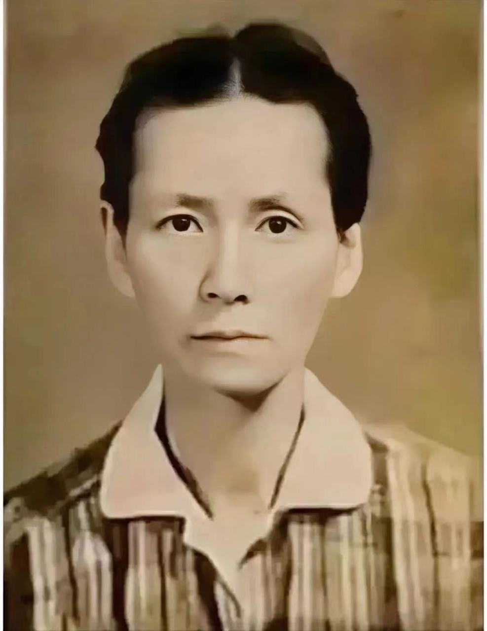 1954年,晚年林徽因的照片.