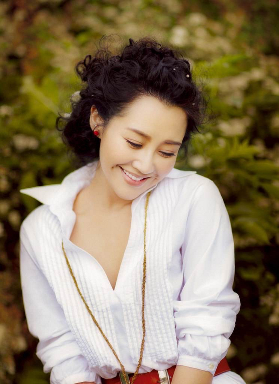 梨涡美女许晴,1969年1月22日出生于中国北京市,毕业于北京电影学院