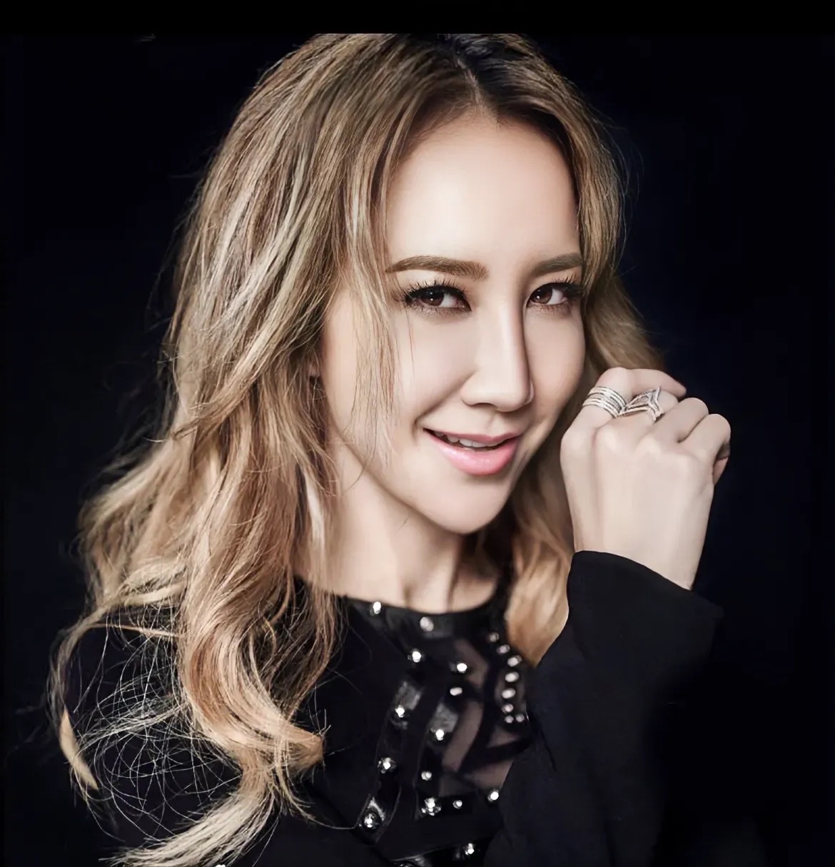 李玟去世了我想聊聊抑郁症因为我媳妇也得过还好我把她救过来了