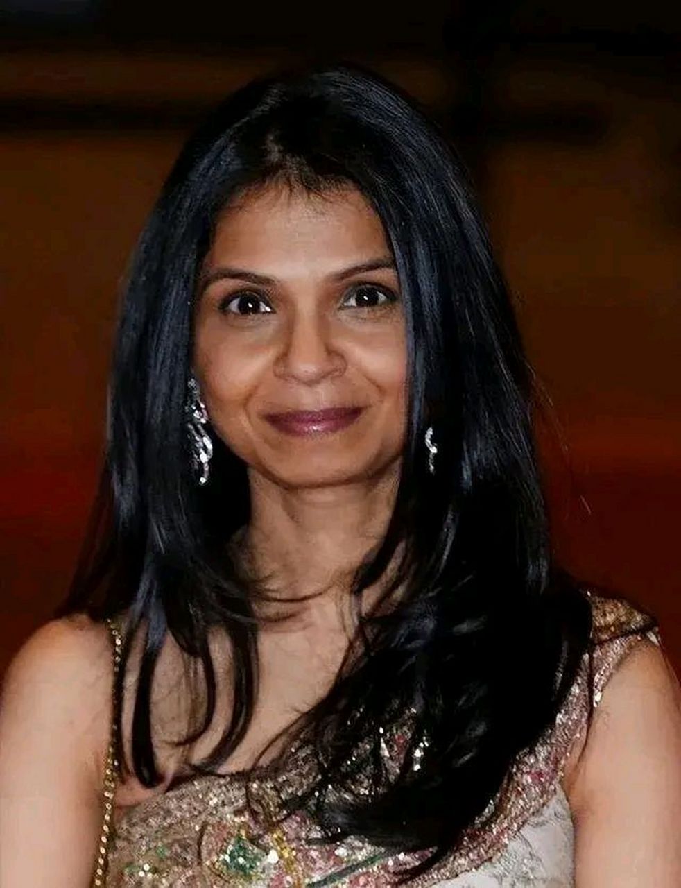 英国首相苏纳克的夫人,典型的印度人,不随夫姓,穿搭都是印度风,被丈夫