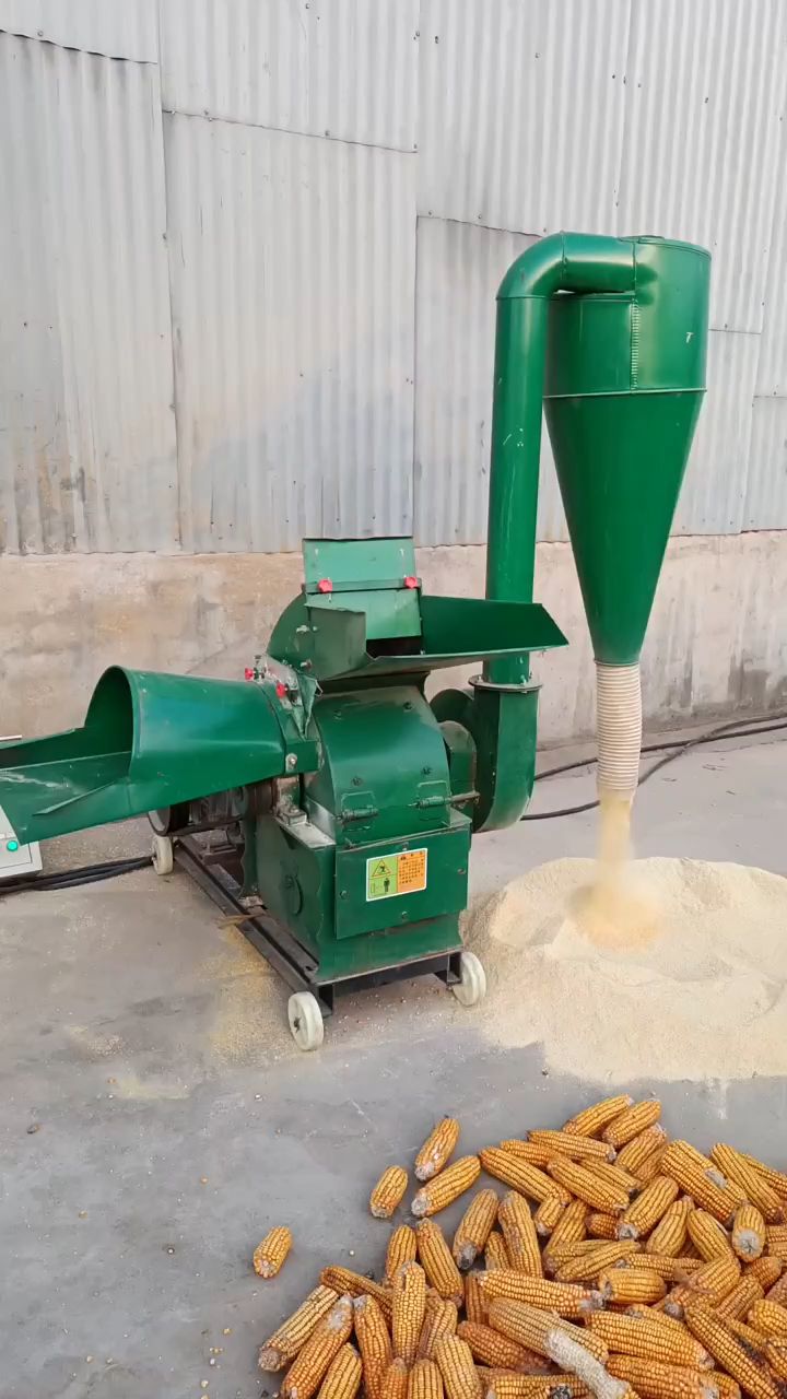 三相电工作使用的420型粉碎机,玉米棒粉碎粗细可调,侧方粉碎草料,干湿