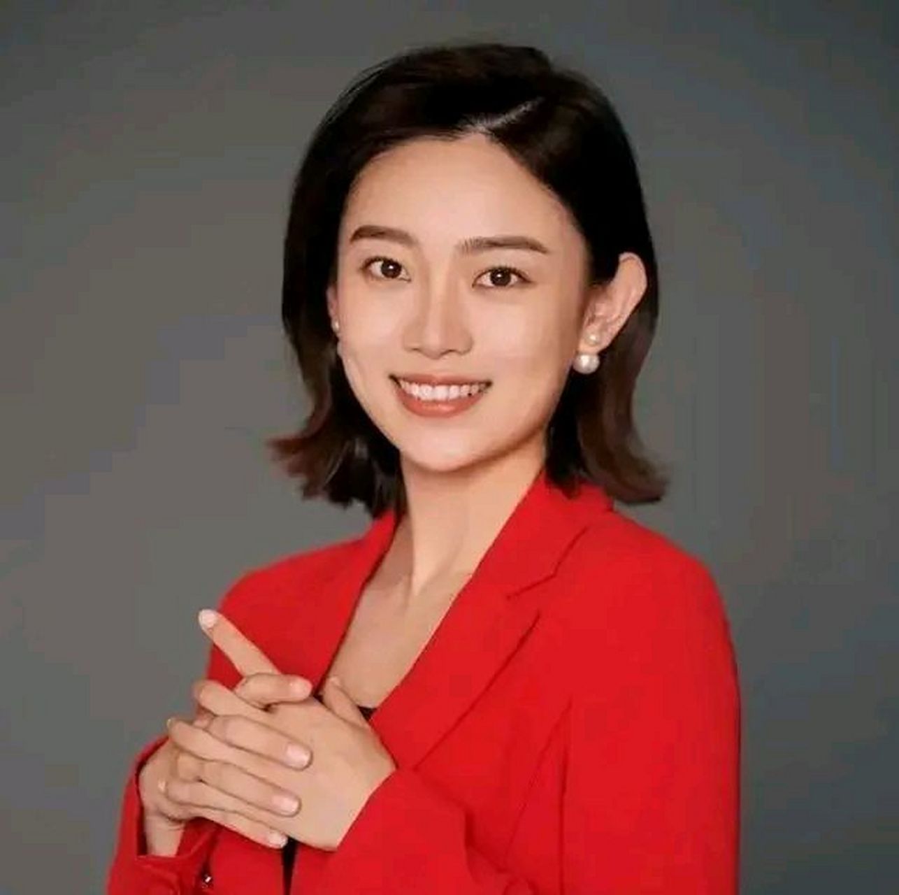 李七月,美丽大方,央视主持人,猜下主持过那些节目