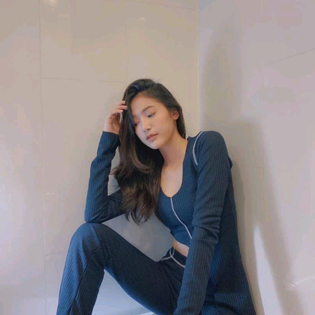 泰国美女nnevvy时尚个性写真,淡雅可人,仙气飘飘