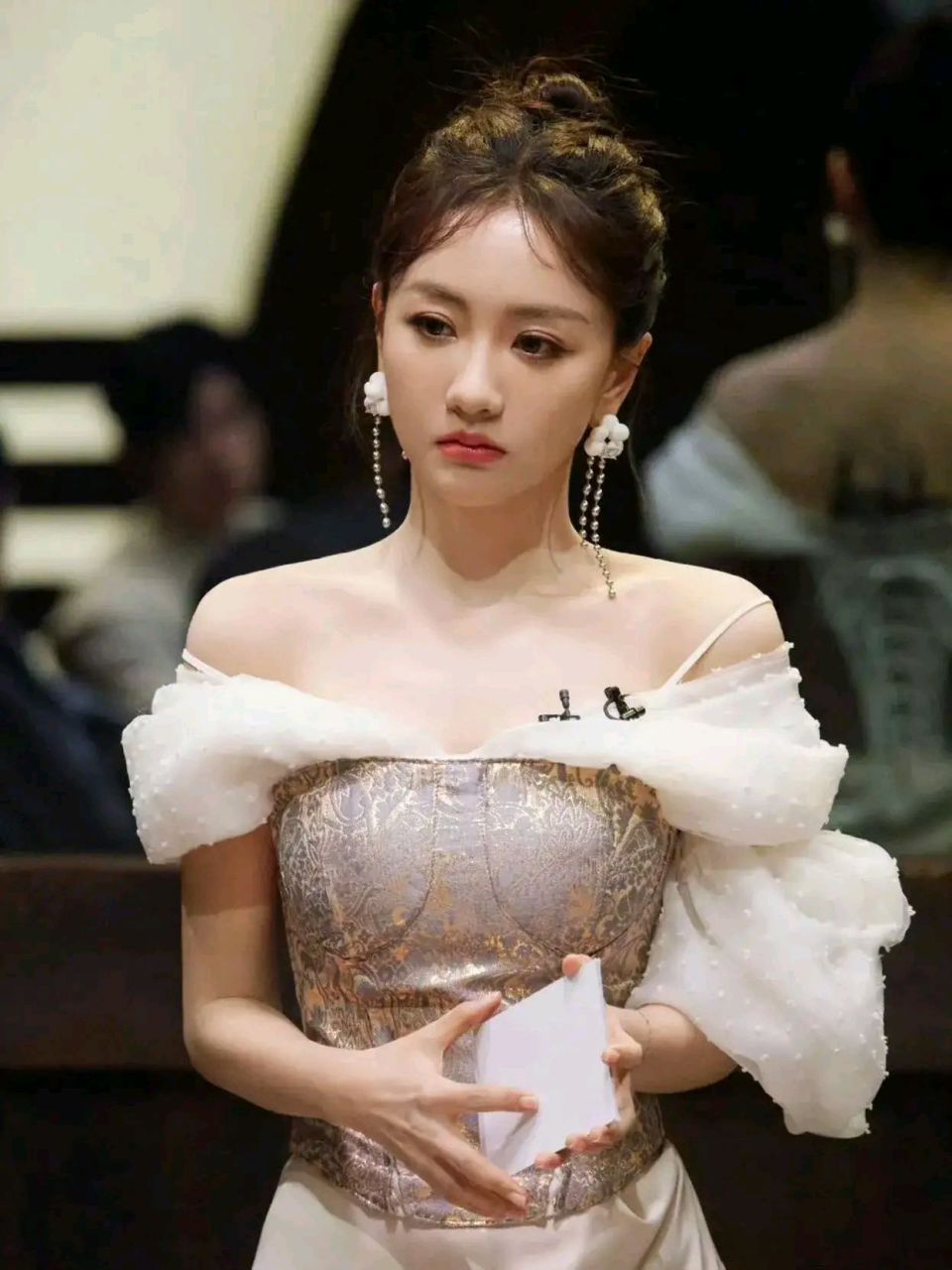 明星大侦探# #八卦娱乐明星# #杨蓉# 杨蓉明星大侦探妆造分享,真的要