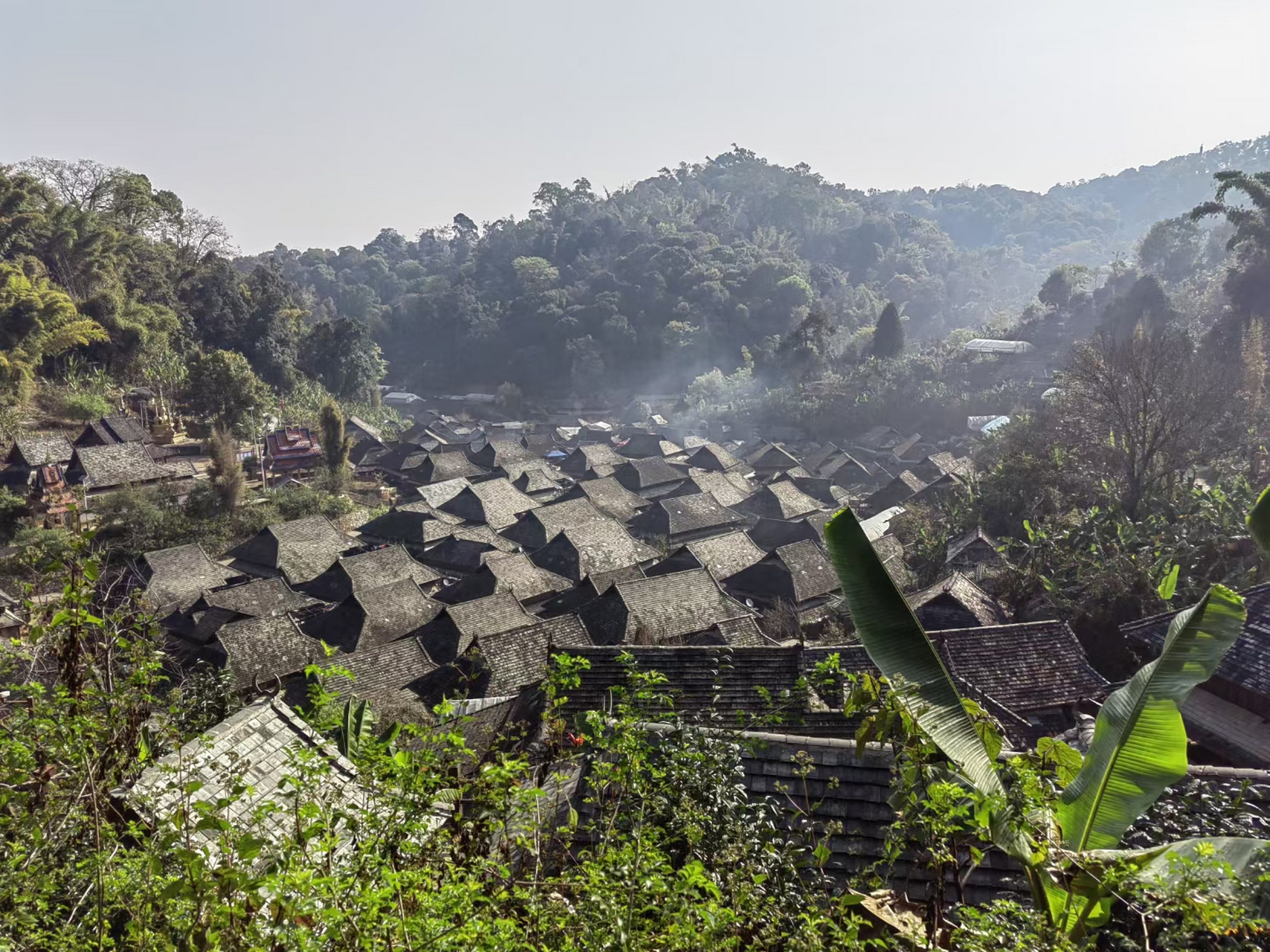 糯干古寨～居住着是傣族老达保～拉枯族历史悠长,有丰富的历史传说
