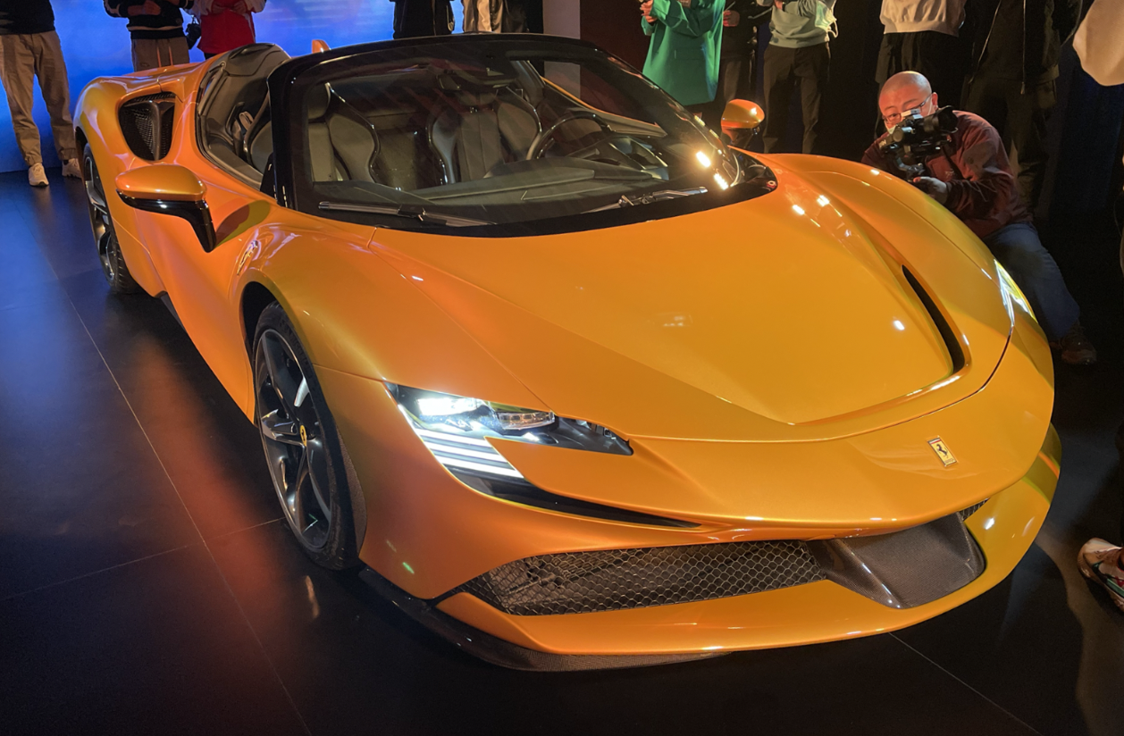 解析 | 超级混动敞篷跑车,法拉利sf90 spider上市,售499.8万起