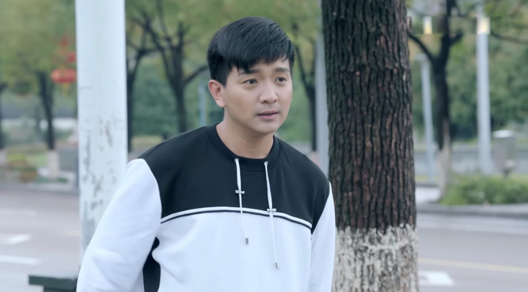 《鸡毛飞上天》作为陈江河的儿子,王旭和陈路从小就有差别