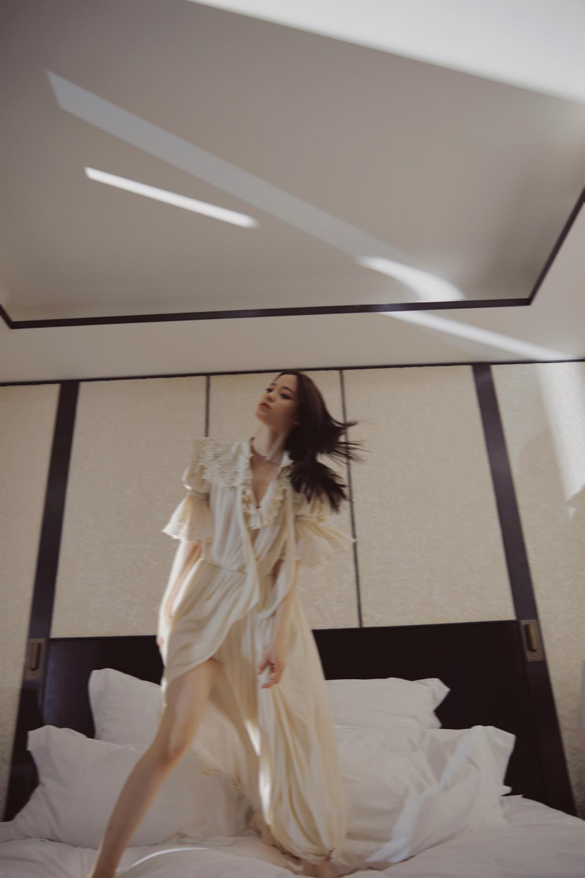 美腿玉足# #清纯美女# 欧阳娜娜,美脚丫合集