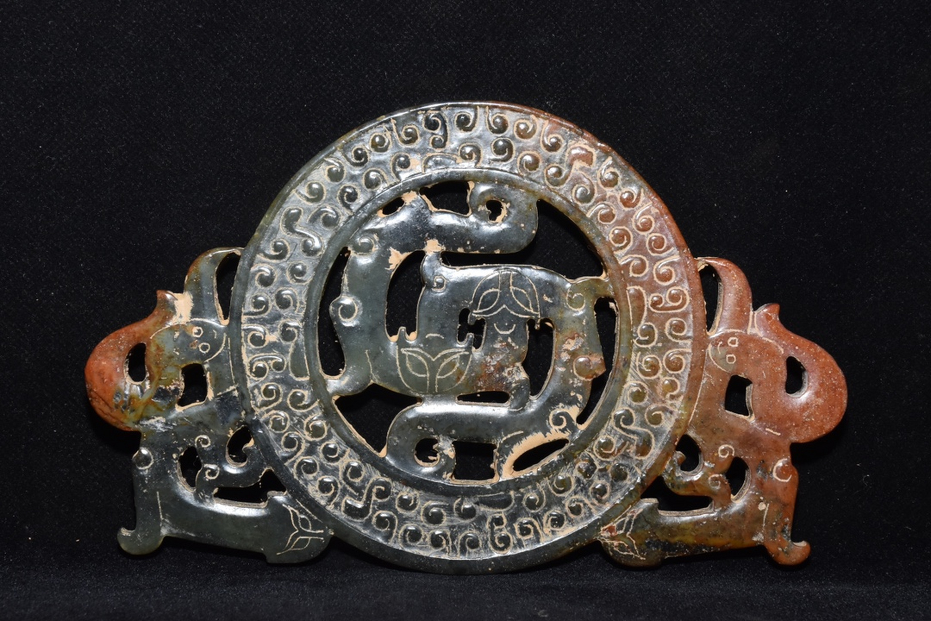 和田玉币,雕工精细,品相完美,重量250克