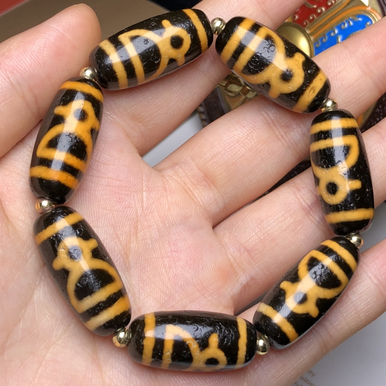 天珠是沉积在地下神灵的眼睛.财神天珠.古朴美观!