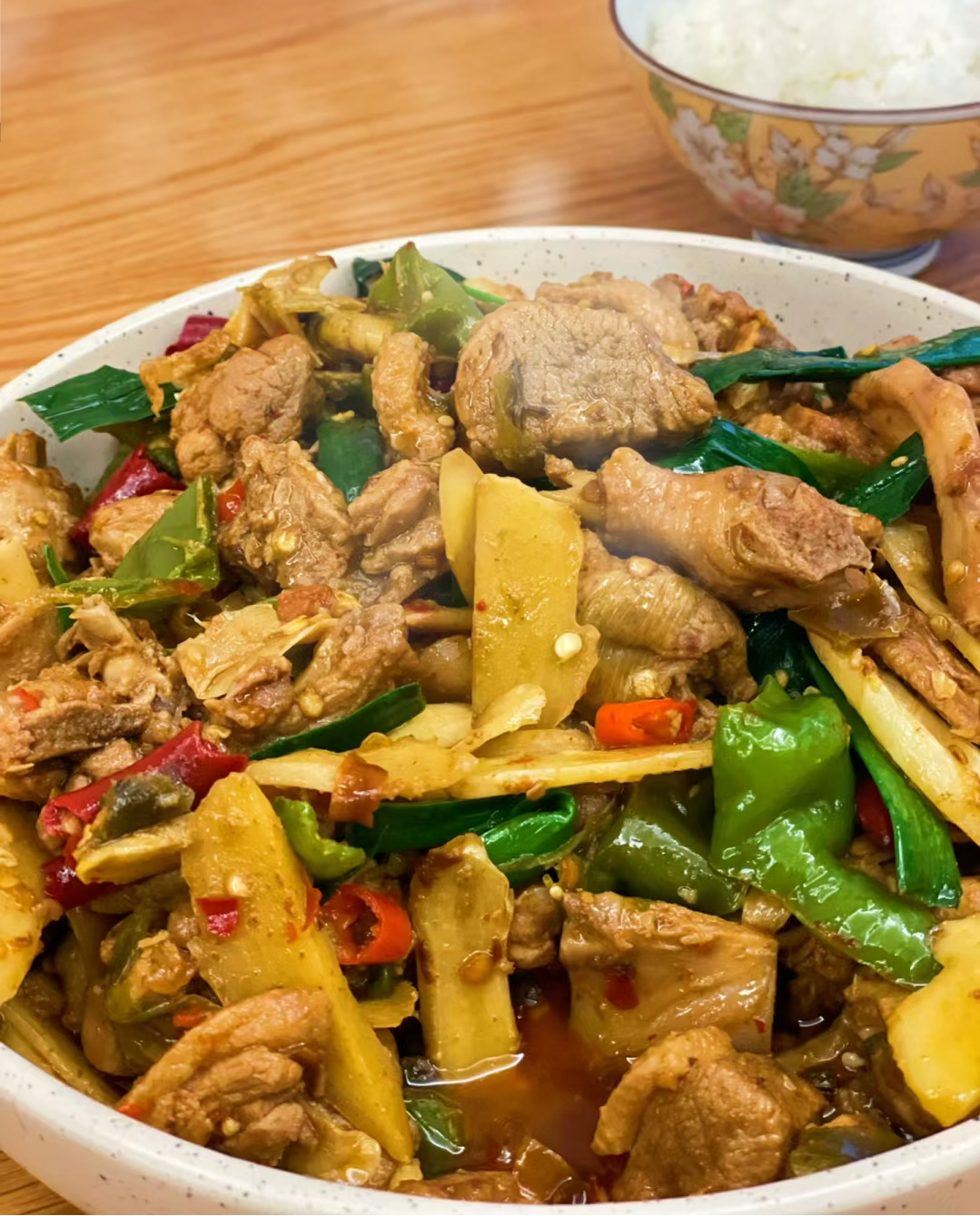 姜香辣爽开胃下饭的姜爆鸭,无法抗拒的好吃,川渝人超爱的美食,光是子