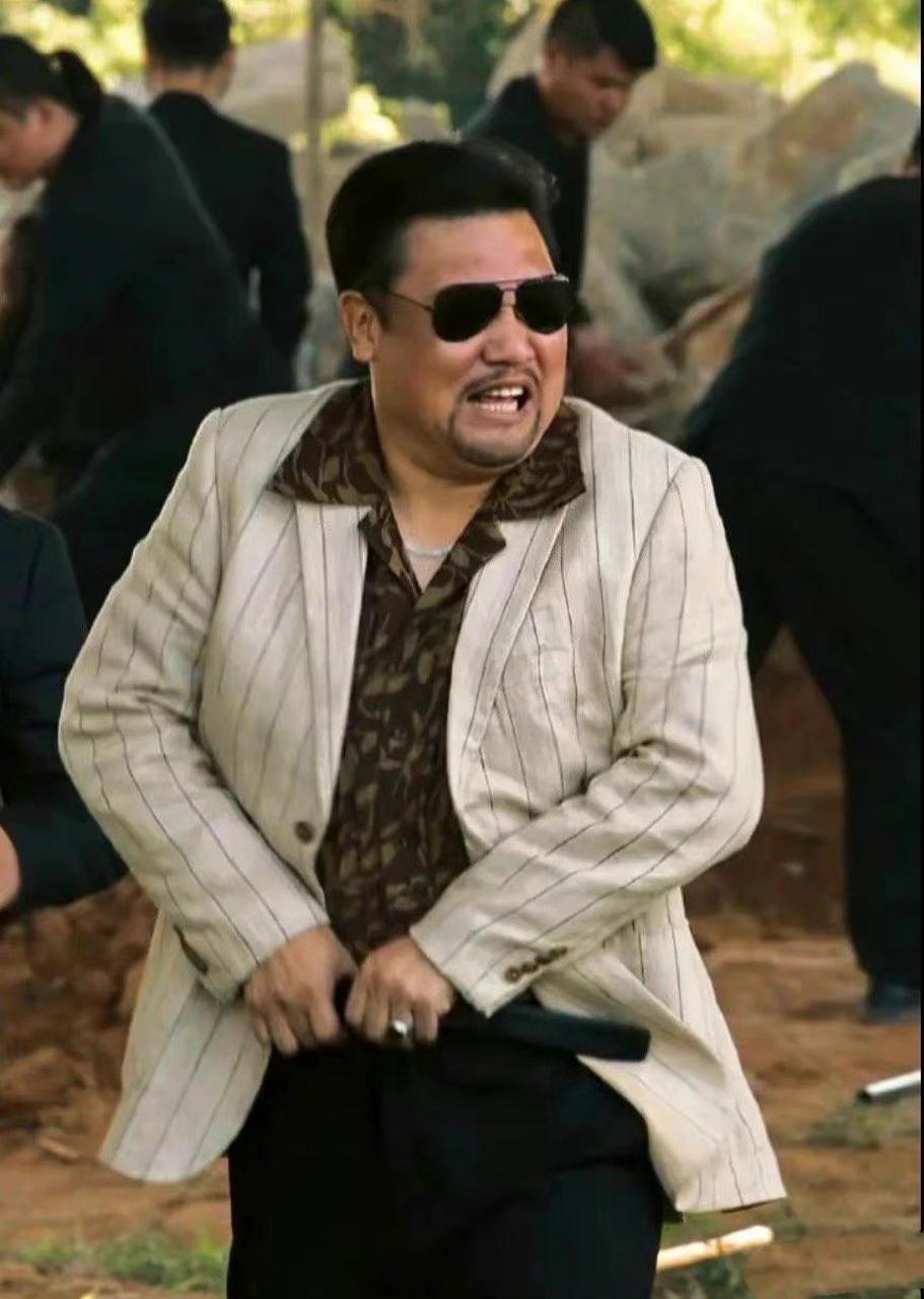 徐江活提裤子这个动作印象太深了!总想笑!