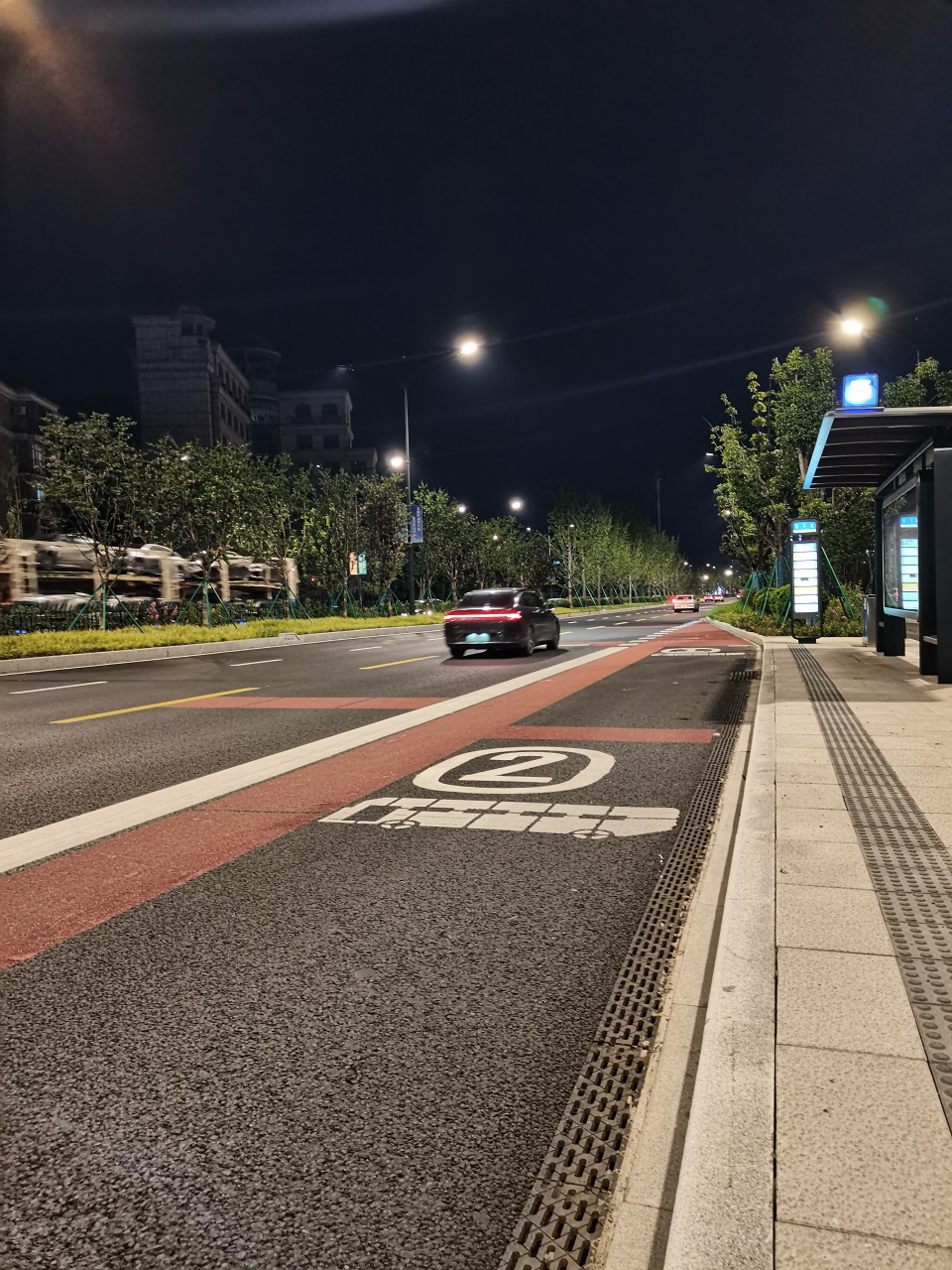 望一望宽畅的大马路![鼓掌][鼓掌]