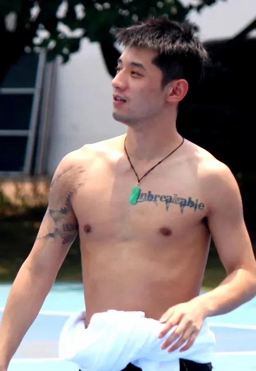 不是说运动员不能纹身的么,为什么张继科当乒乓运动员的时候他都没事