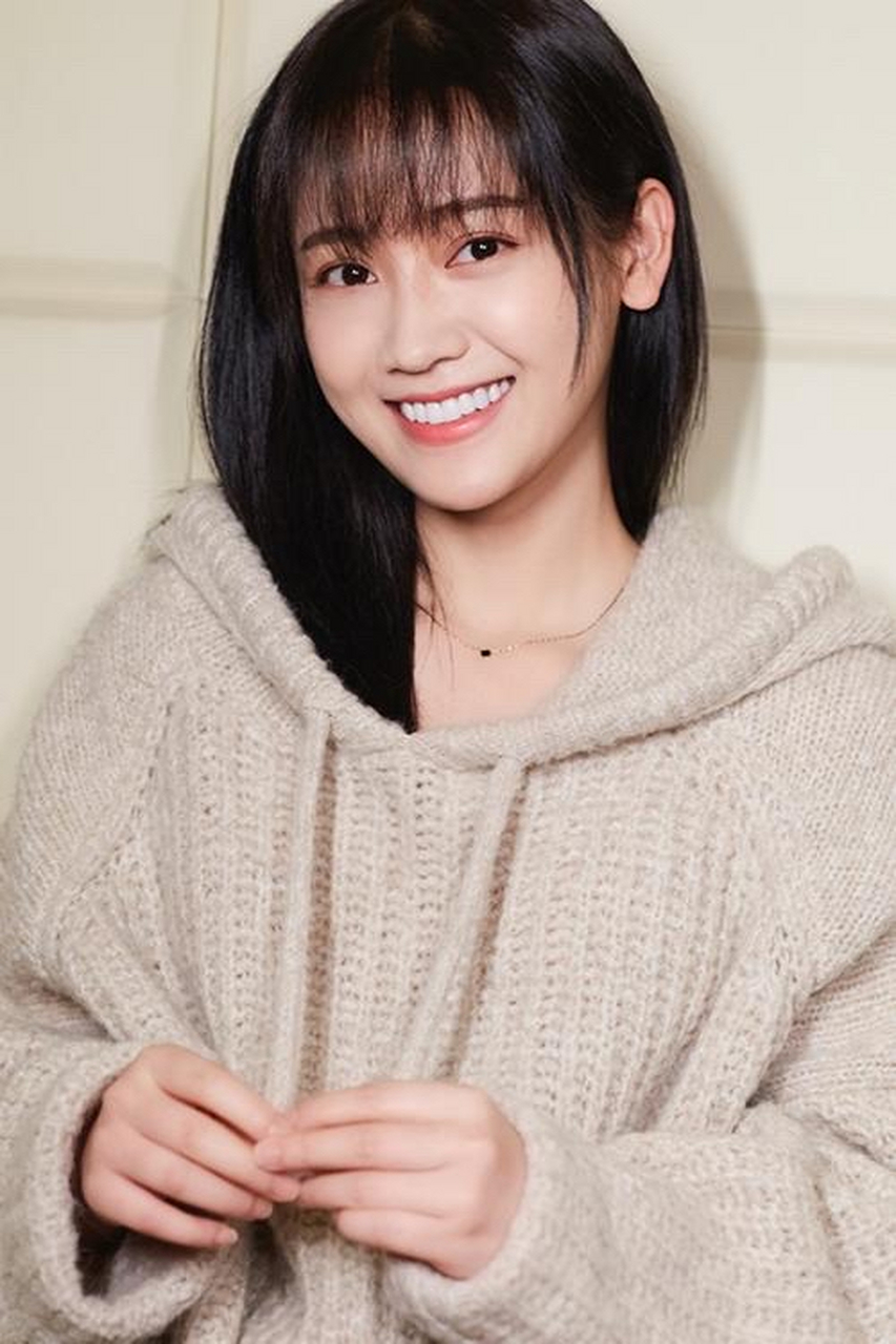 郑湫泓(greenly),原名郑泽漫,1990年11月25日出生于广东省揭阳市揭西