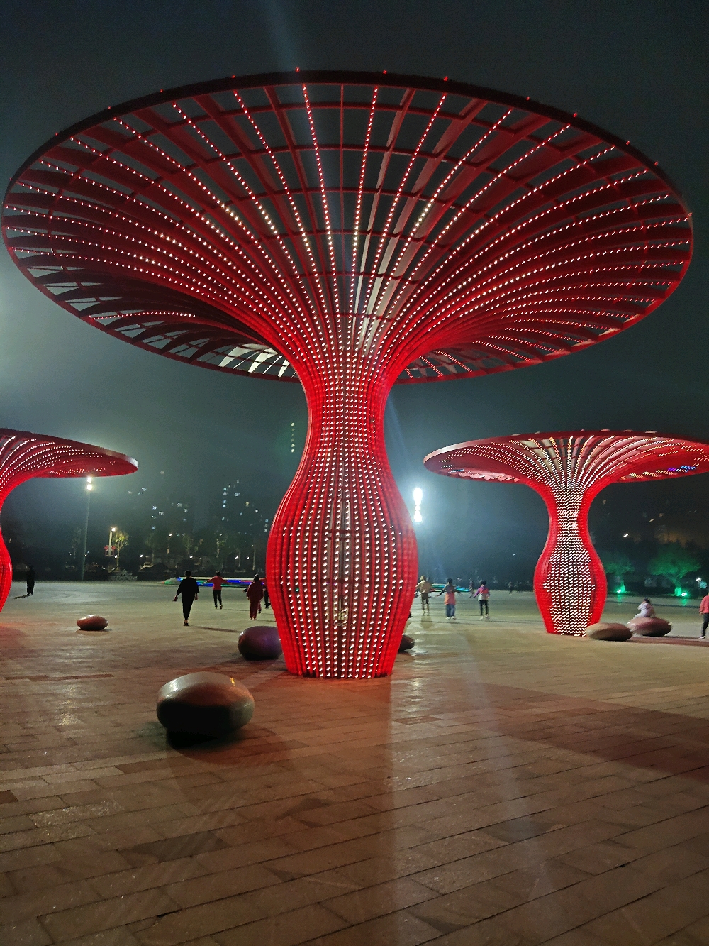 人生不易,每个人都会经历各种不同的挑战和困难