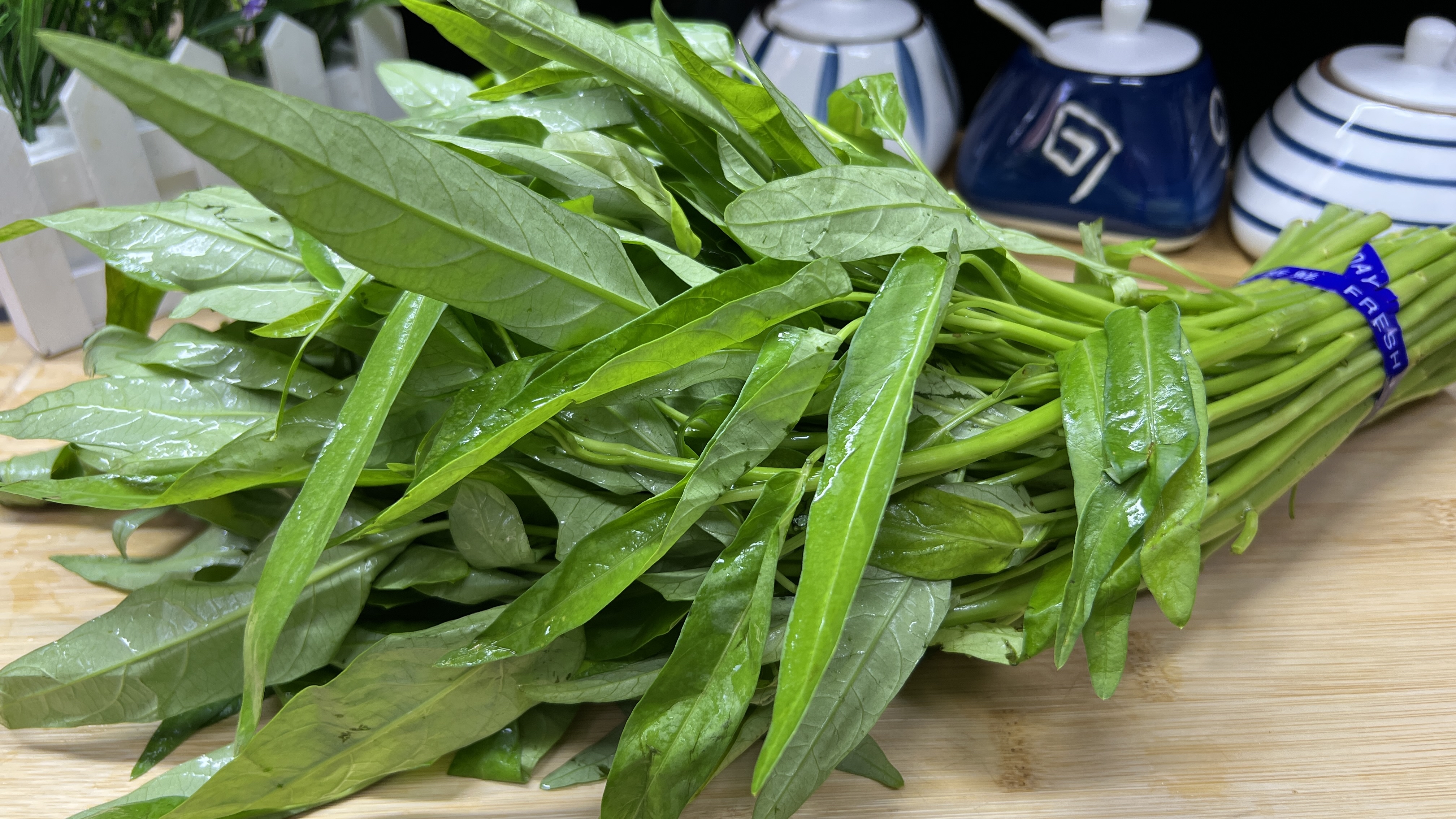 炒空心菜时,先放油是大错!大厨教你一招,鲜香嫩滑翠绿不发黑