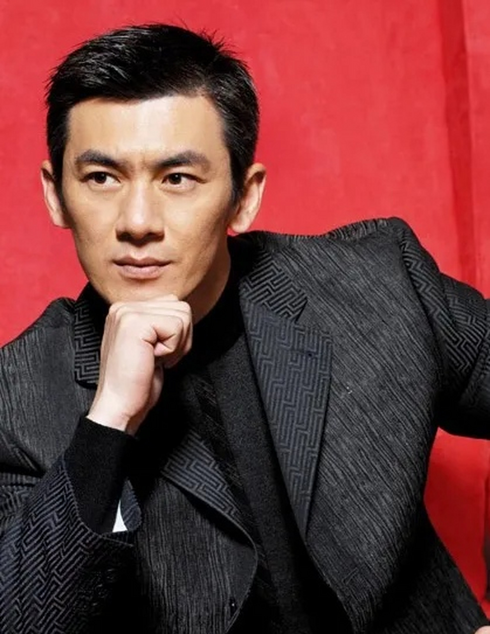 2004年,演员任天野接到大11岁继母的电话:天野,我怀了你爸的宝宝,他却